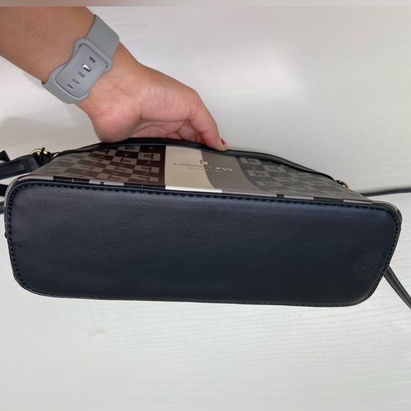 LONDON FOG ELLIE SIGNATURE CROSSBODY - Picture 8 of 15